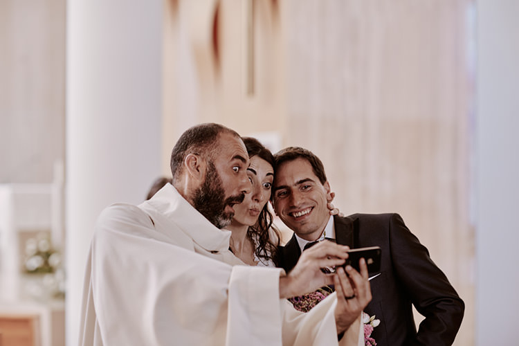 fotografia casamento nuno lima fotografia fotografo documental casamento reportagem portugal leiria selfie padre