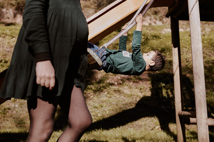 sessao fotografica familia documental nuno lima fotografia fotografo familia um dia na vida portugal leiria baloiço gravidez